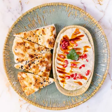 Hummus with flatbread