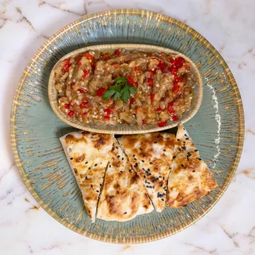 Grilled aubergine dip with flatbread