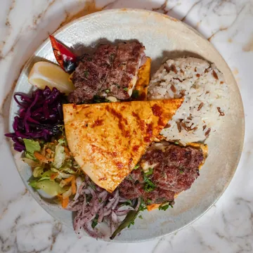Kasap Köfte with rice and lavash